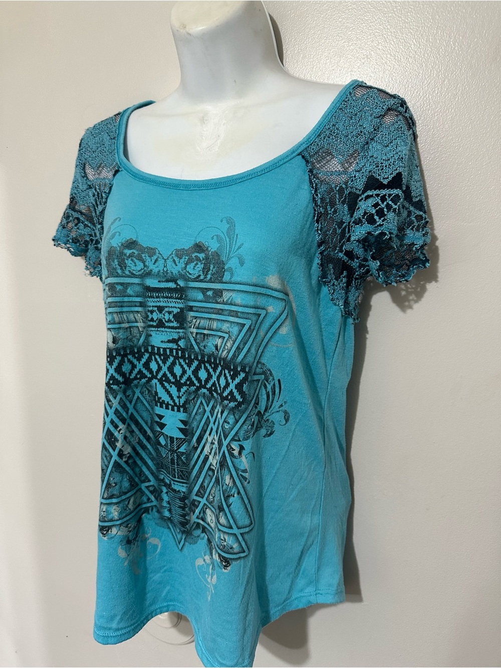 Daytrip Turquoise Lace Sleeve Graphic Tee Size Small Boho Aztec Print